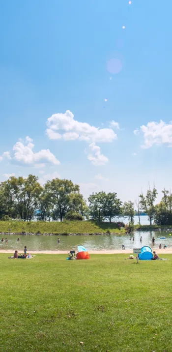 Baignade au lac de Léry-Poses