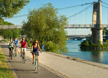 Lyon a velo pistes cyclables et balades aux abords de la ville