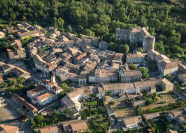 Alba-la-Romaine : village de caractère