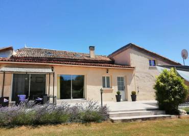 Gîte Bel - Avec piscine, parc, étang