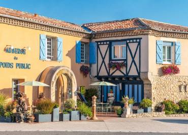 auberge du poids public facade