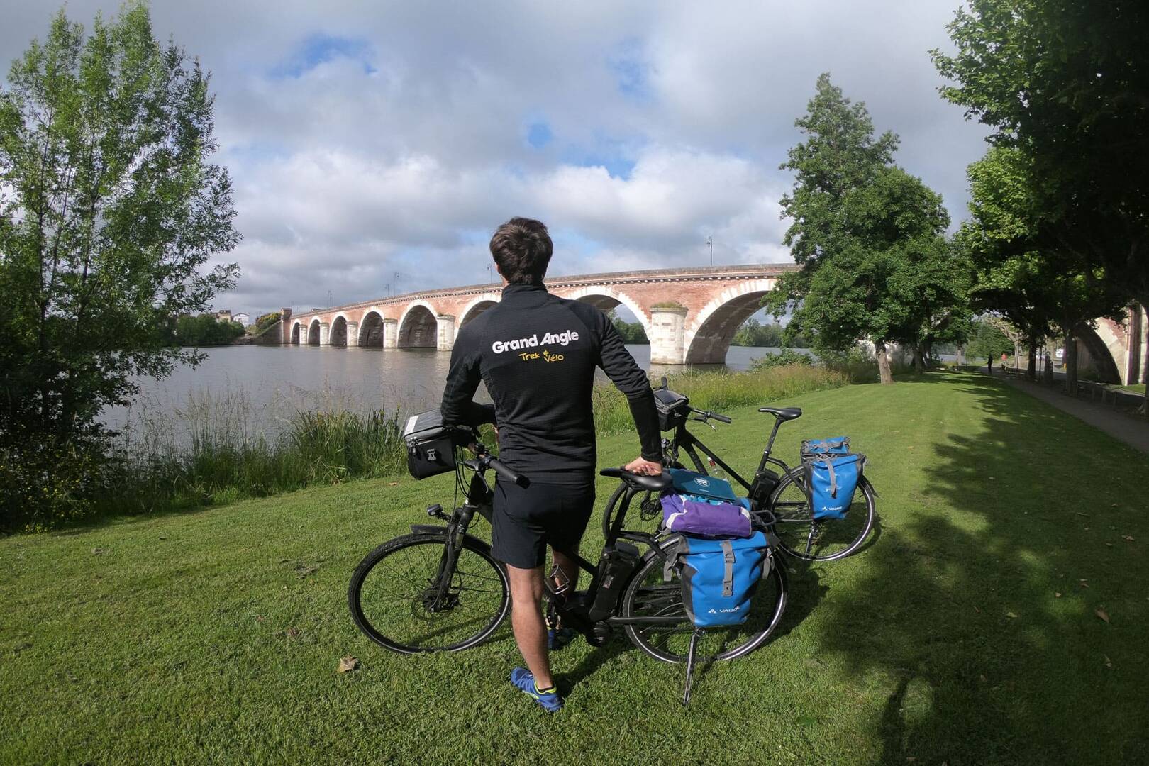 Le Canal de la Garonne de Bordeaux Toulouse