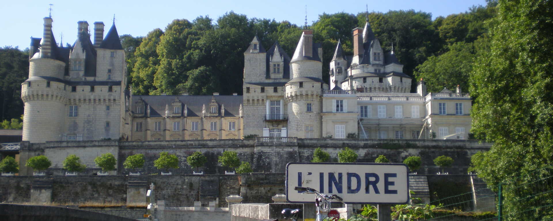 [PDF] La loire a velo dorleans a nantes centre val de loire pays de la loire