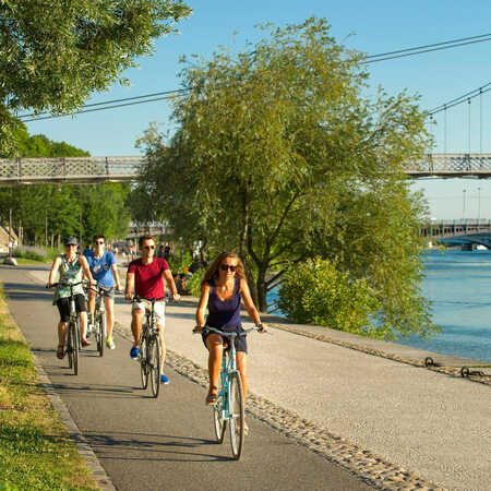 Lyon a velo pistes cyclables et balades aux abords de la ville