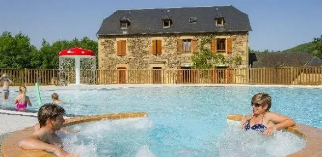 Camping Seasonova Les Rives d'Olt et d'Aubrac****