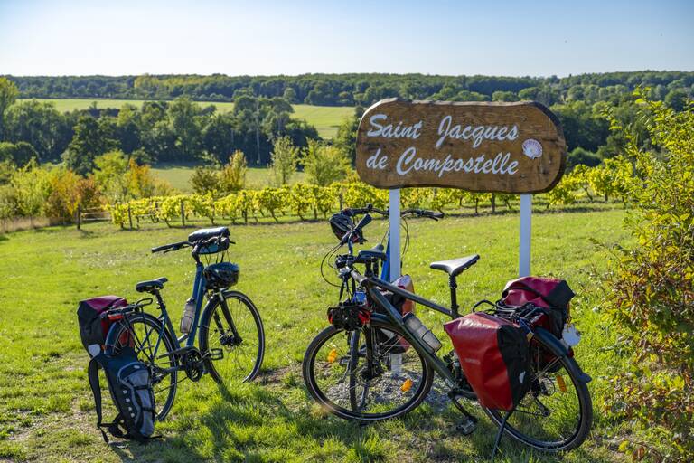 St Jacques v lo via V zelay 420 km de V zelay Limoges