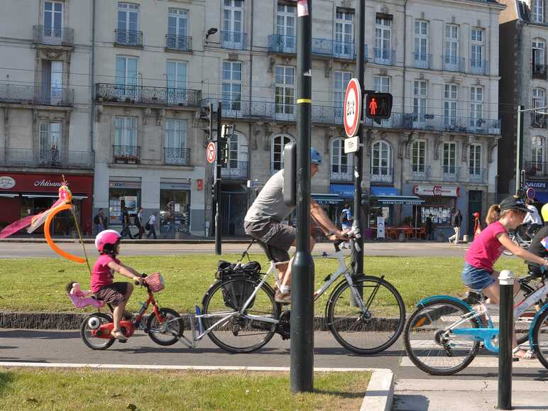 Vélo suiveur online enfant